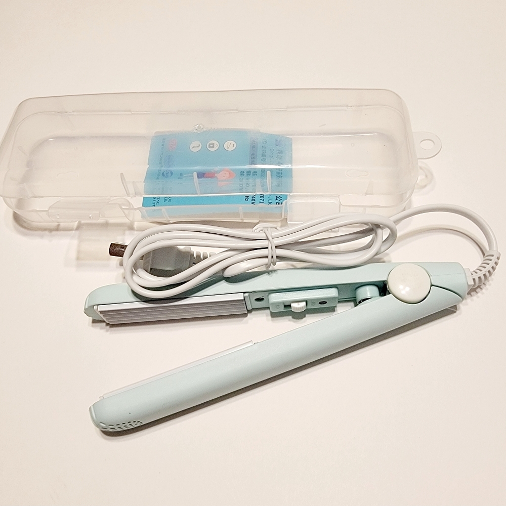Mini Light Blue Hair Crimper